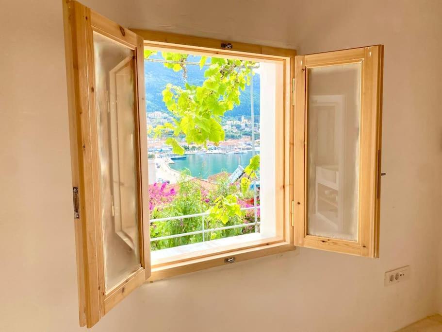 Stylish Vathy Studio With Sea View Eksteriør billede
